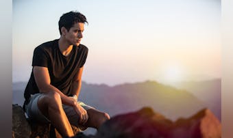 彫が深い人の特徴。顔が濃いメリット...