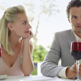 女性から視線を感じる理由。見つめてくる女性...