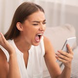 怒鳴る人の心理や対処法は?大きな声で怒る人...