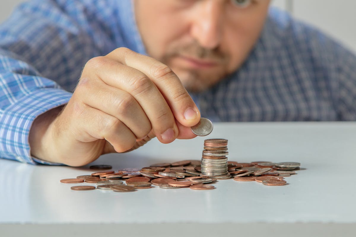 倹約家の特徴や見極め方 節約家やケチな人との違いも解説 Smartlog 倹約家の特徴や見極め方 節約家やケチな人との違いも解説 Smartlog