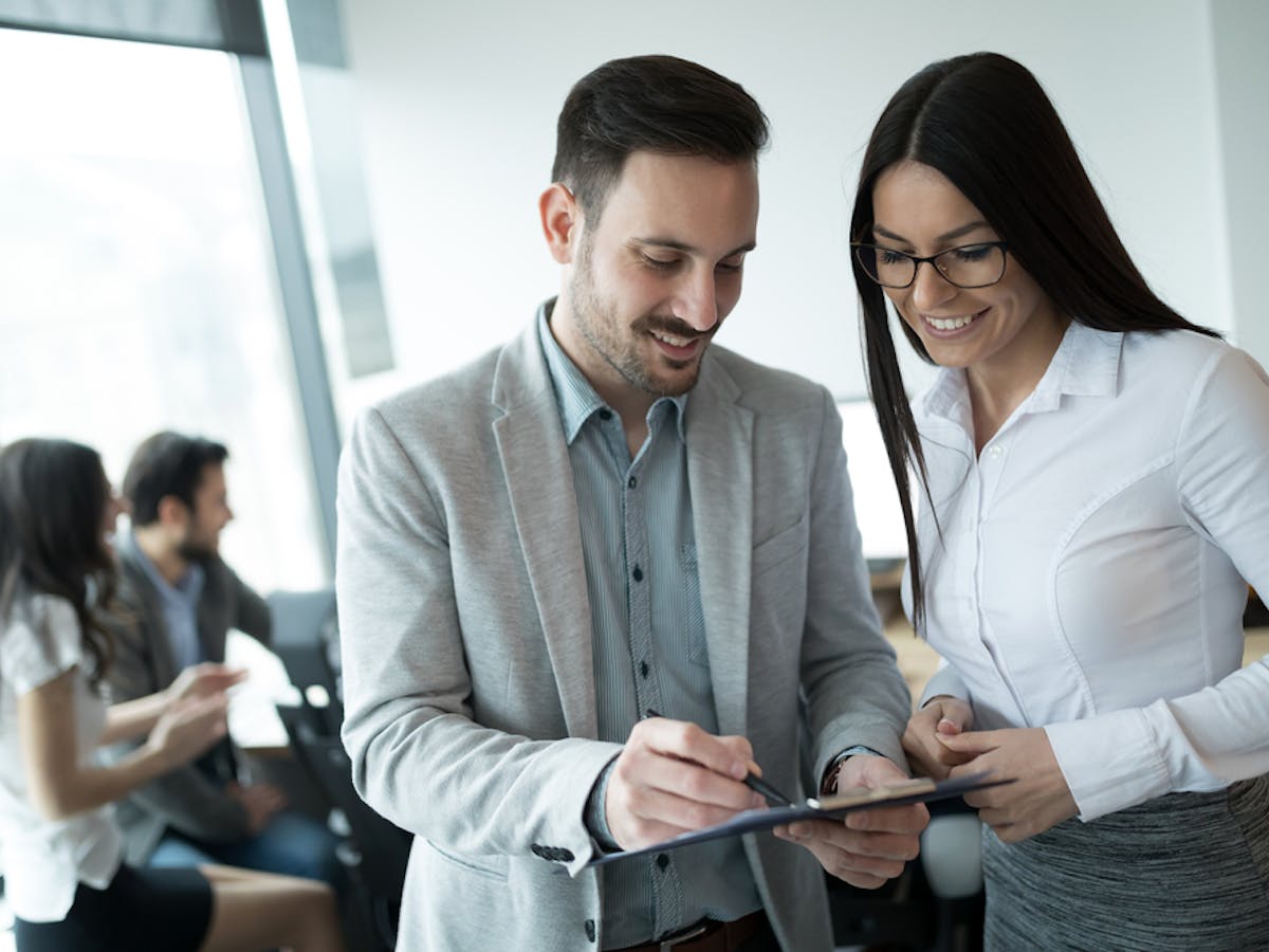 40代の既婚男性が見せる好意サイン 不倫に走る心理から落とし方まで徹底解説 Smartlog 40代の既婚男性が見せる好意サイン 不倫に走る心理から落とし方まで徹底解説 Smartlog