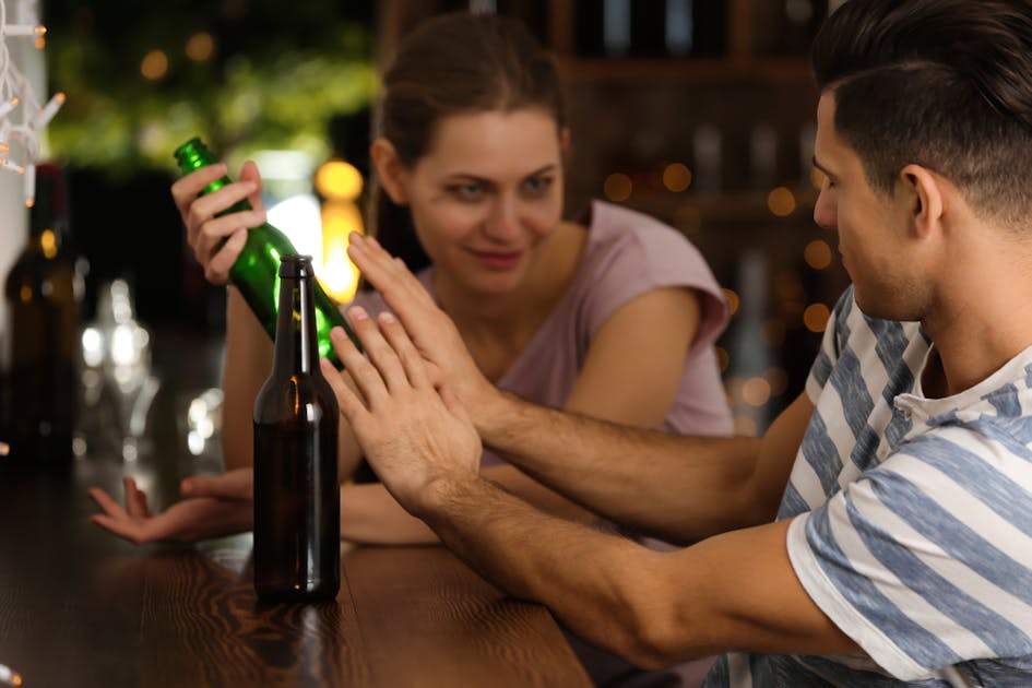 【あるある】お酒が飲めない人の特徴｜強い人＆弱い人の違いや改善方法とは？ Smartlog