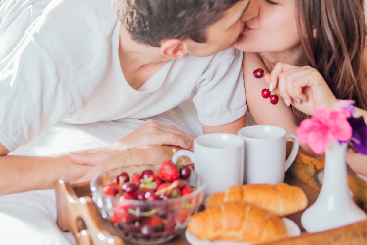 ディープキスのやり方。気持ちいいキスのコツと上手い舌使いを解説！ | Smartlog