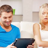 嫉妬とやきもちの違いは?対処法と恋人と良い...