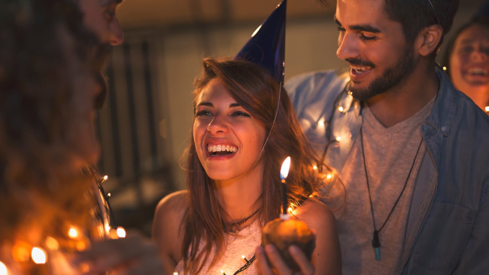 彼女が絶対に喜ぶ誕生日の過ごし方 惚れ直させる お祝いのコツ とは Smartlog 彼女が絶対に喜ぶ誕生日の過ごし方 惚れ直させる お祝いのコツ とは Smartlog