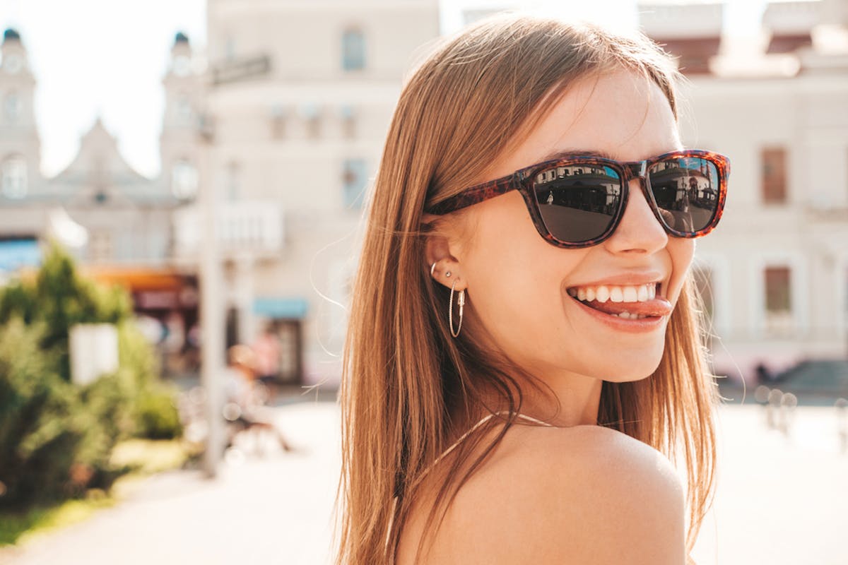 メガネフェチ男女の心理と特徴 気になる魅力やモテる仕草を徹底解説 Smartlog メガネフェチ男女の心理と特徴 気になる魅力やモテる仕草を徹底解説 Smartlog