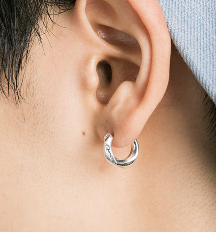 メンズアクセサリーにガルニのピアス