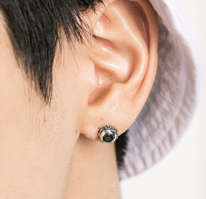 女性ウケが良いAQUA FORTISのピアス