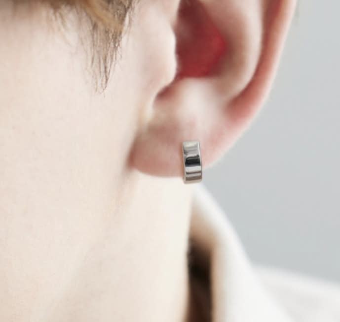 女性ウケが良い4℃ HOMME+のシルバーピアス