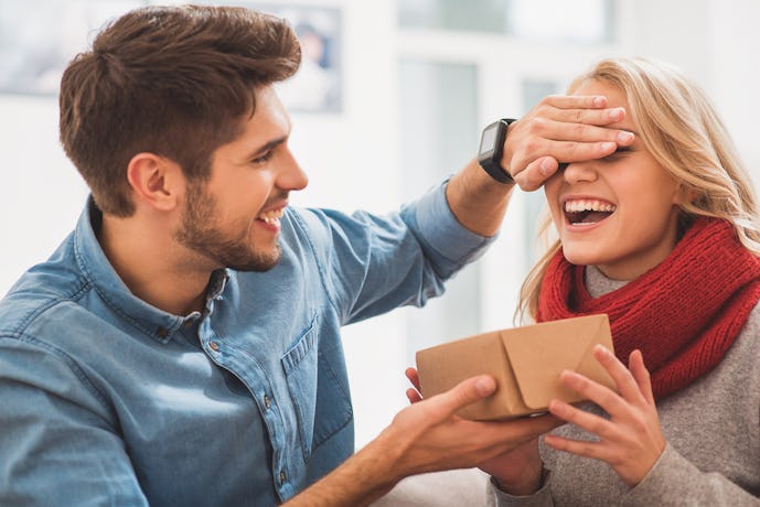 【20代社会人向け】ホワイトデーで彼女が喜ぶ本命のお返し|おしゃれなおすすめギフト集