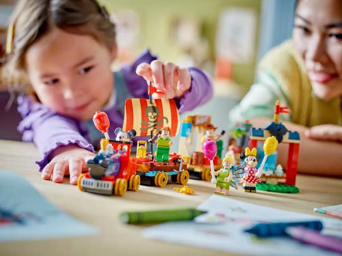 4~5歳の男の子が喜ぶおもちゃのクリスマスプレゼントはレゴ「ディズニーのハッピートレイン」