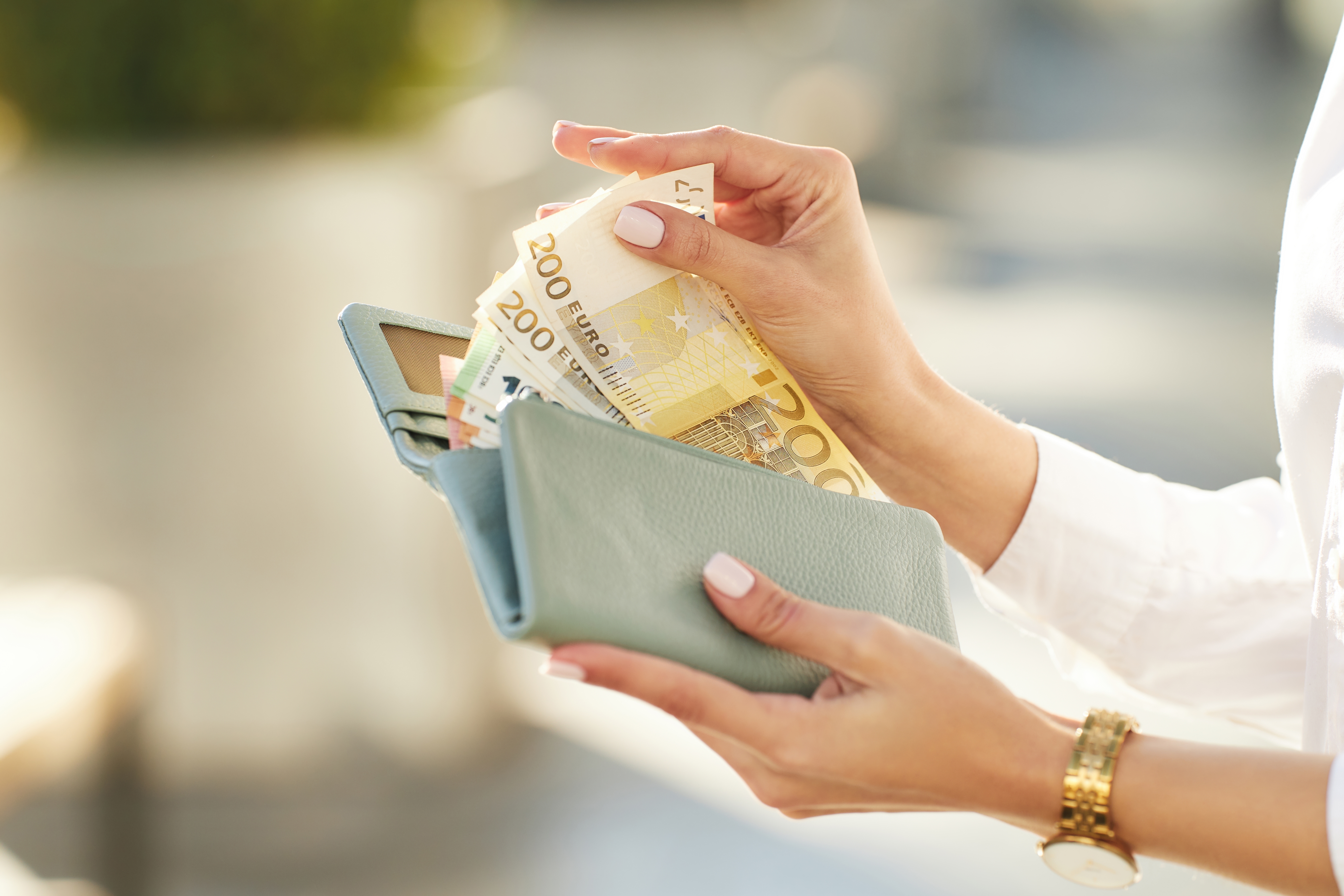 【20代女性】財布ブランドおすすめ...