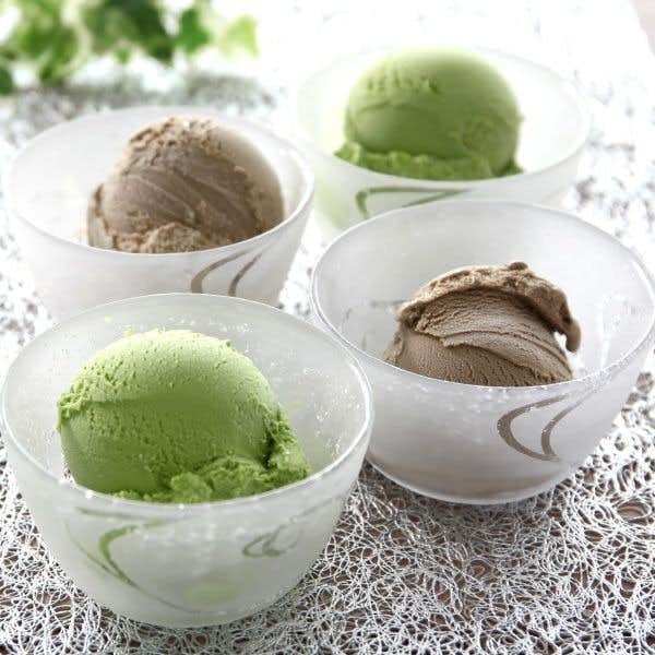 高級アイスクリームのおすすめは伊藤久右衛門の宇治二色アイスクリーム 抹茶・ほうじ茶