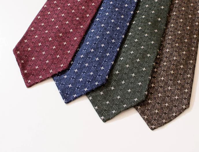 男性教師におすすめのプレゼントはAlterna(オルタナ) 小紋 ネクタイ