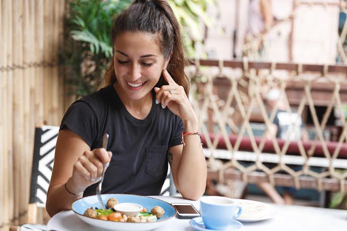 ダイエット中にお昼ごはんを食べるメリット：栄養バランスが崩れるのを防ぐ