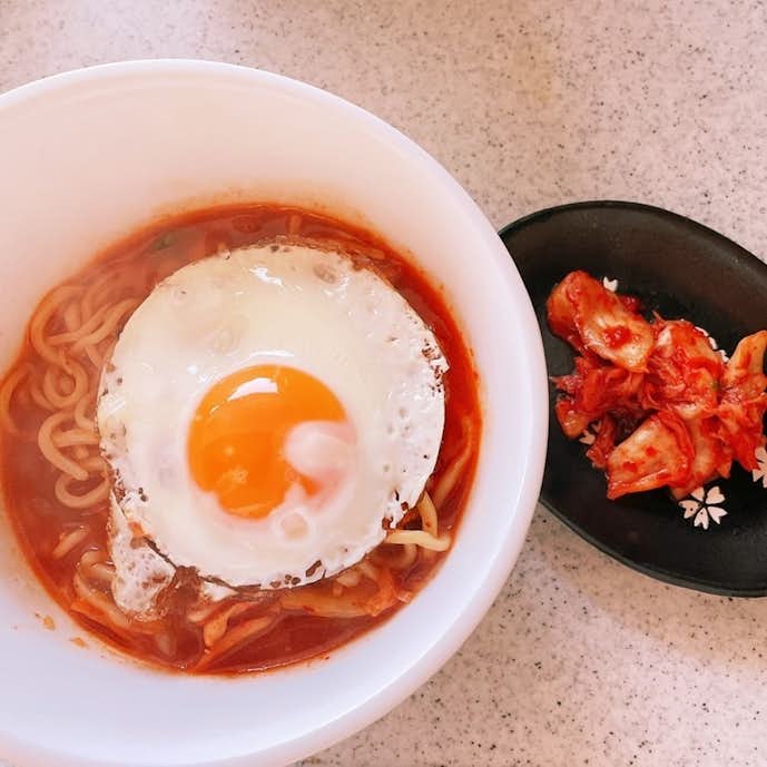 ダイエット中におすすめの自炊昼ごはんレシピ_こんにゃく麺で作るヘルシー韓国風ラーメン