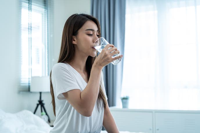 2ヶ月で10キロ痩せるために、毎日水を2L飲む