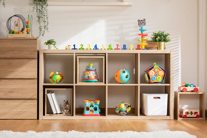 1歳の子ども向け知育玩具の選び方：持ち運び用かお家用かサイズを選ぶ