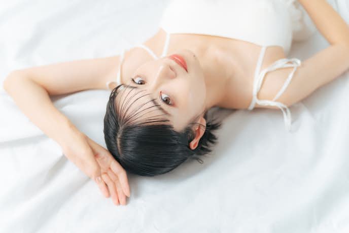 低身長女子のあざといテクニック|男性を魅する振る舞いや仕草とは?