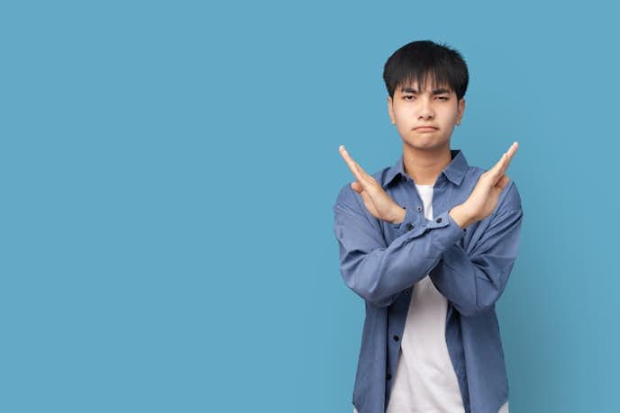 これはやりすぎ!ビジネスカジュアルとしてNGなアイテム