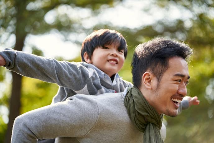 子供好きな人の特徴とは?性格や行動の共通点を解説