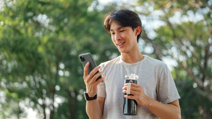 片思い中の好きな人には自然にLINEを送ってみて。