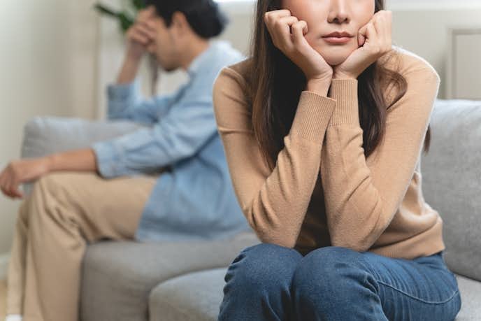 彼氏が嫌がる彼女の甘え方|”うざい”と感じる女性の仕草とは?