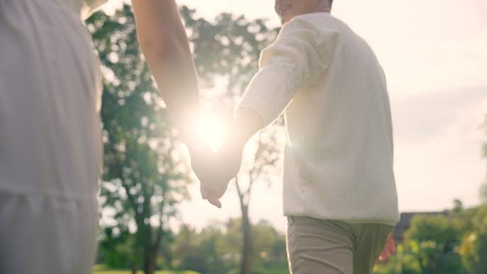 結婚相手にふさわしい男性の特徴とは|多くの女性が望む理想の男性像を解説