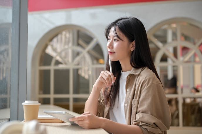 好きな人に彼女がいたら自分の状況に合わせて今後を決めてみて。