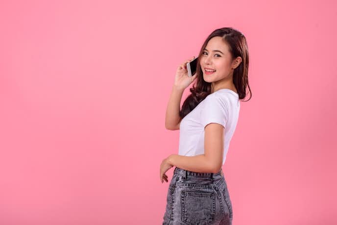 あざとい電話テクを使って、好きな男性を夢中にさせよう!