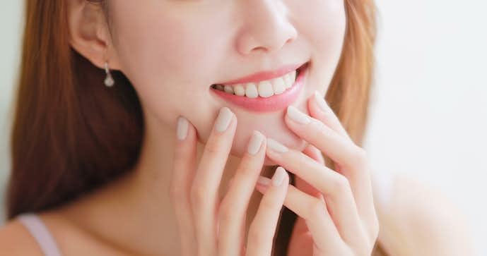 唇の乾燥が気になるなら専用の美容液を活用するのもアリ