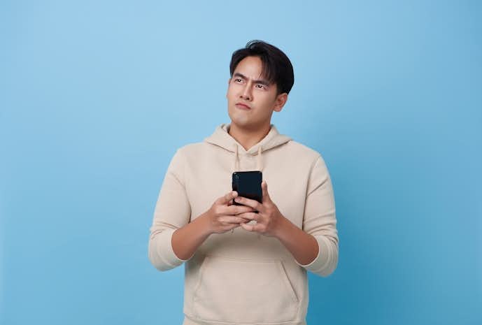 変わってる人は嫌われる?周囲から変わってる人と言われる主な原因とは