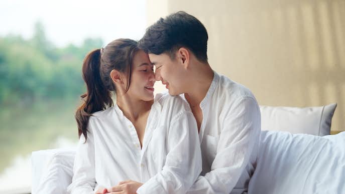 ハグされたいと思った時の対処法|相手に「ハグしたい」と思わせるには