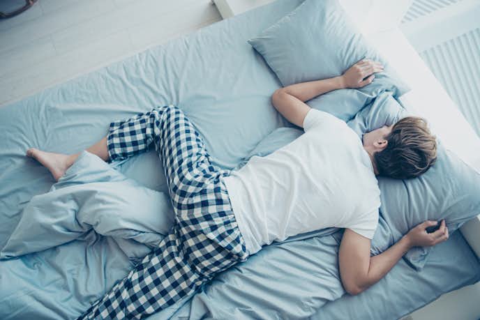 休日に彼氏が寝てばかりな理由とは|どうして一緒にいるのに寝ちゃうの?