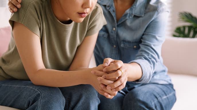 すぐ泣く女性には、優しく上手に接してあげましょう