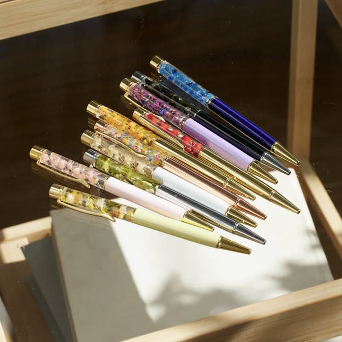 予算1,000円で買えるクリスマスプレゼントにおすすめな雑貨はhikka(ヒッカ) 10colorsボールペン