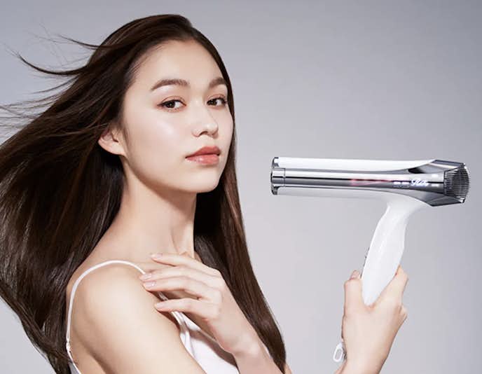 ママが喜ぶ美容家電のクリスマスプレゼントはReFa(リファ) BEAUTECH DRYER SMART W