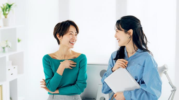真似してくる女性への対処法7選。人の真似をする女友達や職場の人への接し方とは?