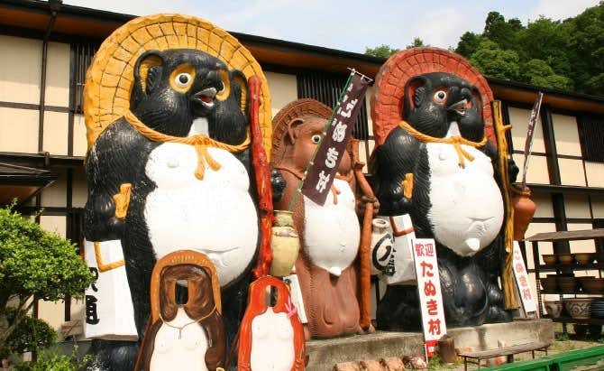 滋賀県のおすすめ観光スポットは信楽陶苑 たぬき村