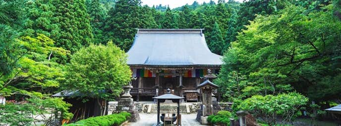 山形県のおすすめ観光スポットは宝珠山 立石寺