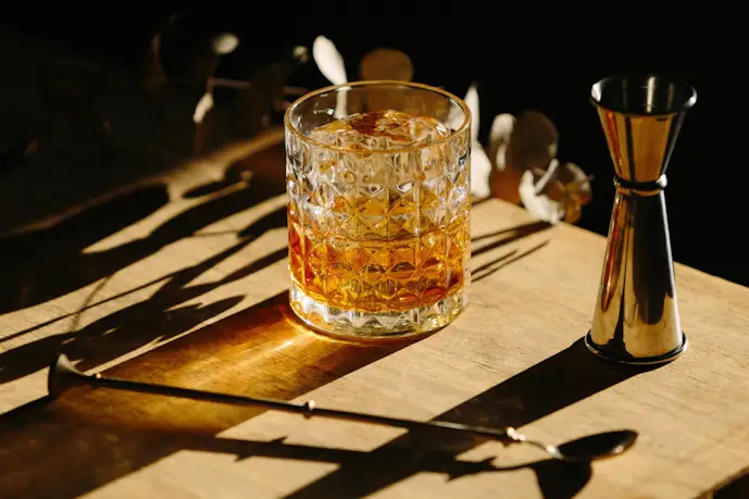 グレーンウイスキーのおすすめ8選。初心者でも飲みやすい美味しい銘柄を厳選