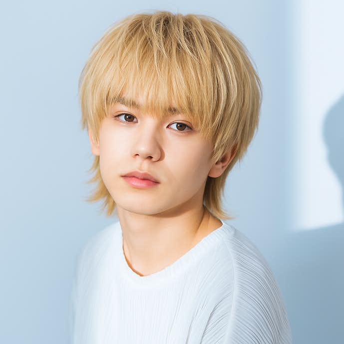 30._マッシュウルフ_イエローブロンド_ストレート_メンズ.png