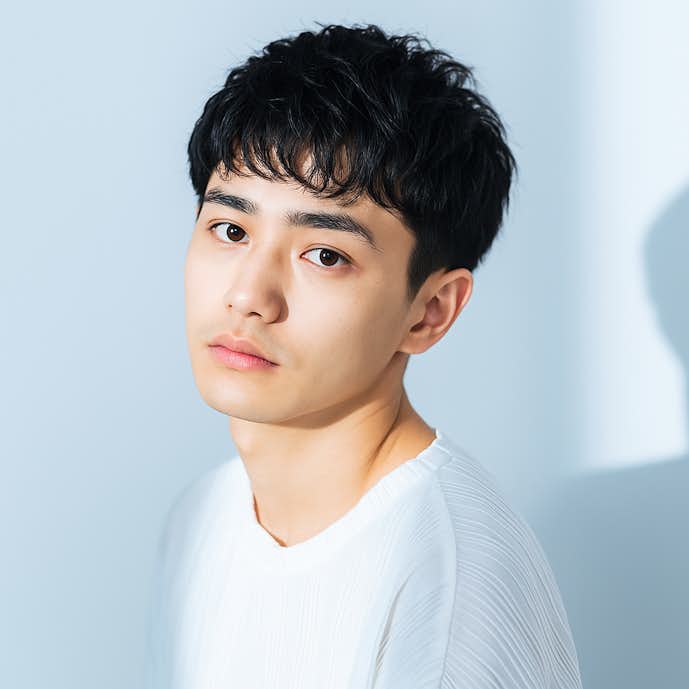 ナチュラルマッシュ×くせ毛×黒髪ショート:爽やかで親しみやすい好印象スタイル
