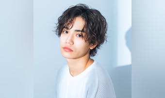 ツイストパーマのメンズ髪型32選。...