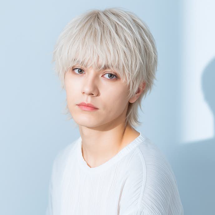 7._マッシュウルフ_ホワイトブロンド_シャギーレイヤー_メンズ.png