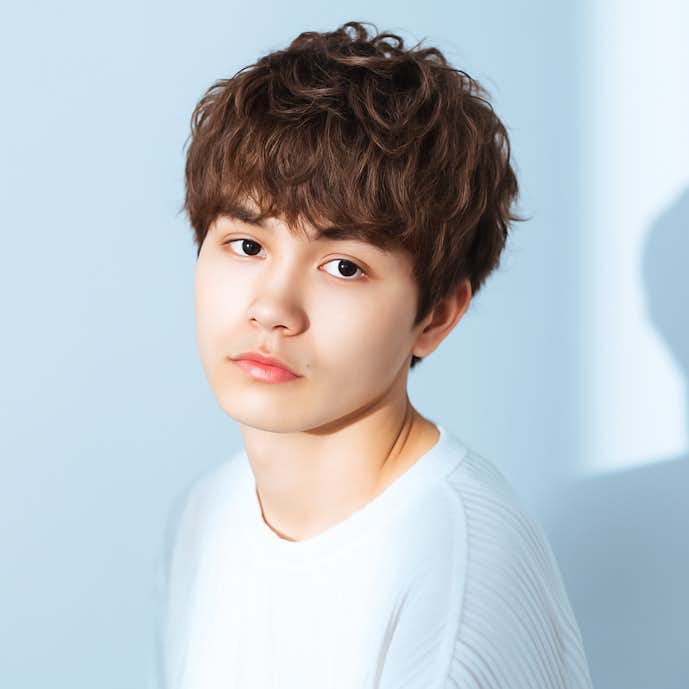 くせ毛×マッシュショート×ブラウン:軽やかで垢抜ける爽やかスタイル