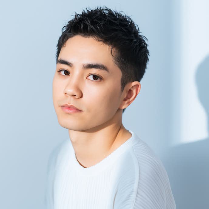 ベリーショート×くせ毛×ツーブロック:清潔感抜群の王道メンズスタイル