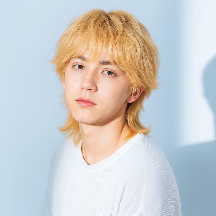 36._金髪_ロングウルフ_メンズ.png