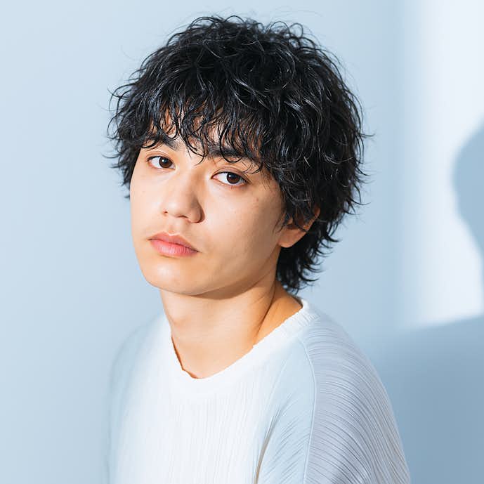 20._マッシュウルフ_スパイラルパーマ_黒髪_メンズ.png