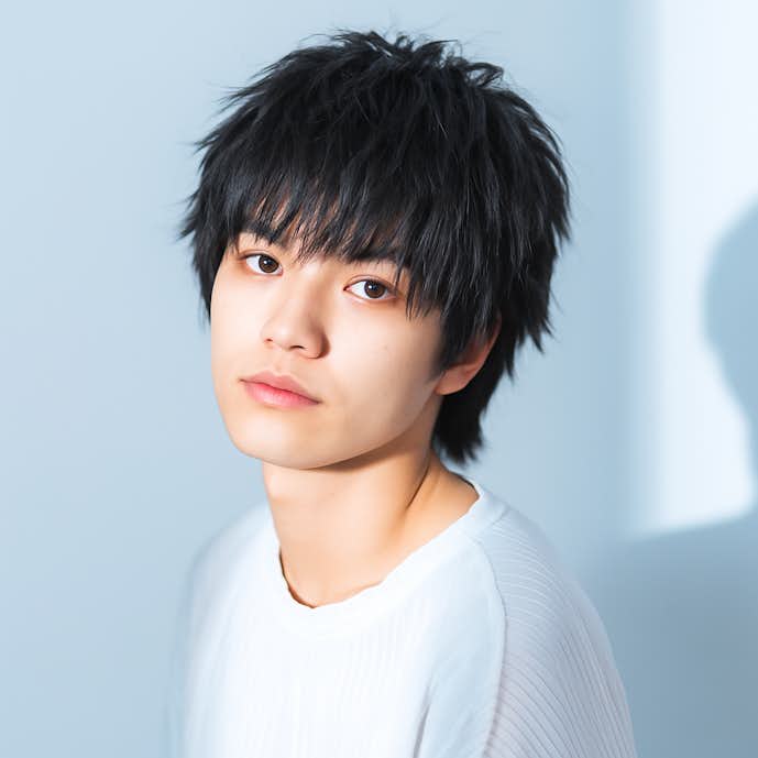 27._マッシュウルフ_黒髪_束感ショート_メンズ.png